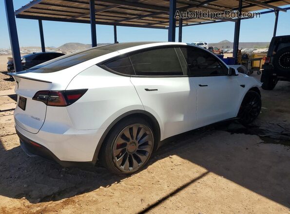 7SAYGDEF7RF179044 2024 TESLA MODEL White Tył prawy