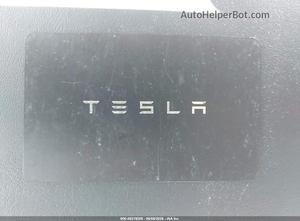 7SAYGDEF8RA310219 2024 TESLA MODEL Y Серебряный Вид панели приборов
