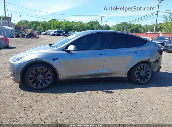 7SAYGDEF8RA310219 2024 TESLA MODEL Y Серебряный Панорамный вид салона 360°