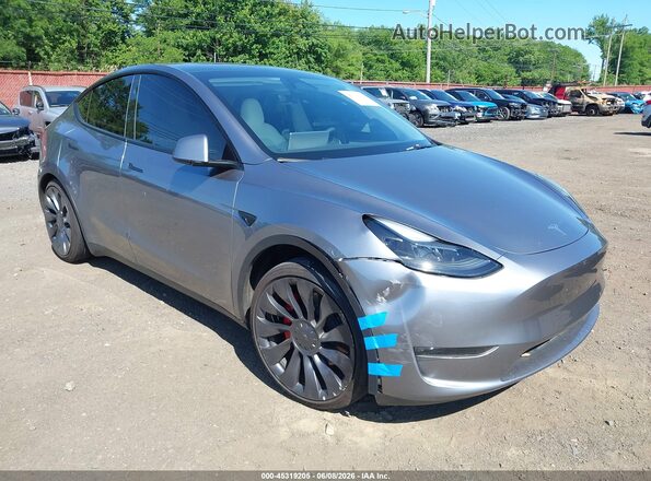 7SAYGDEF8RA310219 2024 TESLA MODEL Y Серебряный 
