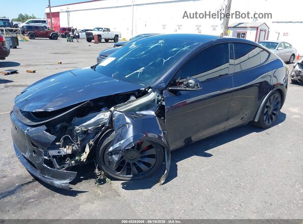 7SAYGDEF8RF106717 2024 TESLA MODEL Y Серый Передняя левая четверть