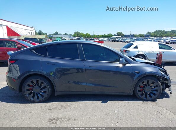7SAYGDEF8RF106717 2024 TESLA MODEL Y Серый Панорамный вид салона 360°