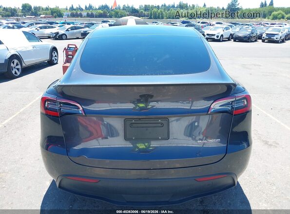 7SAYGDEF8RF106717 2024 TESLA MODEL Y Серый 