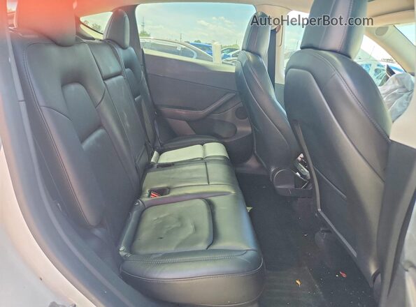 7SAYGDEF9NF361256 2022 TESLA MODEL Белый Вид задней части салона
