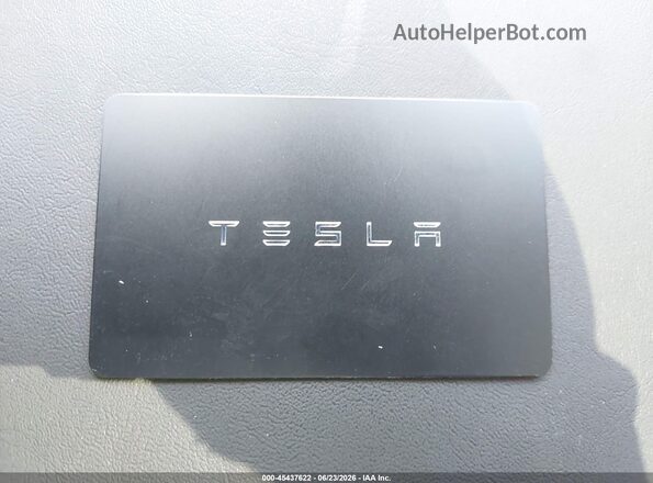 7SAYGDEF9NF565054 2022 TESLA MODEL Y Blue Widok deski rozdzielczej