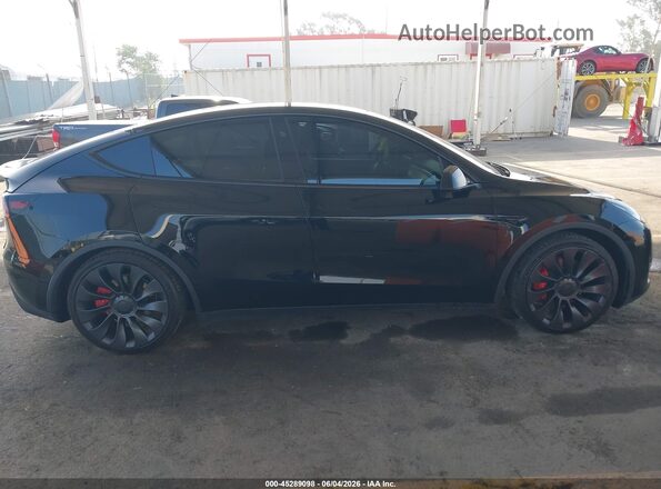 7SAYGDEF9PF925202 2023 TESLA MODEL Y Black Rear interior view