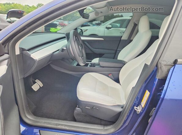 7SAYGDEF9RF048729 2024 TESLA MODEL Синий Вид салона спереди