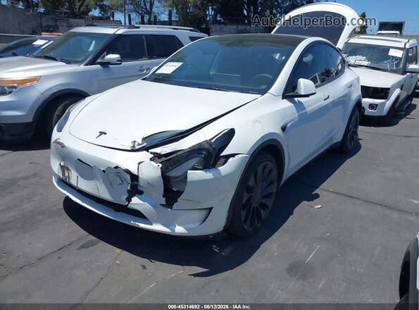 7SAYGDEF9RF126958 2024 TESLA MODEL Y White Առջևի ձախ երեք քառորդ տեսարան
