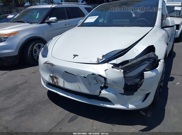 7SAYGDEF9RF126958 2024 TESLA MODEL Y White Սարքավորումների վահանակի տեսք