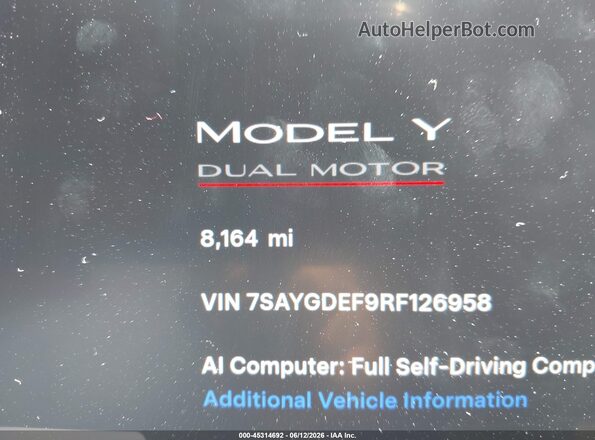7SAYGDEF9RF126958 2024 TESLA MODEL Y White 