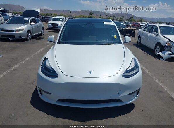 7SAYGDEFXNF409525 2022 TESLA MODEL Y Белый Вид панели приборов
