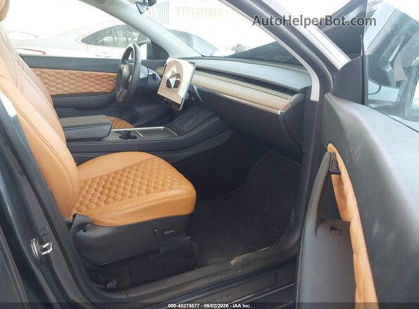 7SAYGDEFXNF468378 2022 TESLA MODEL Y Серый Вид салона спереди
