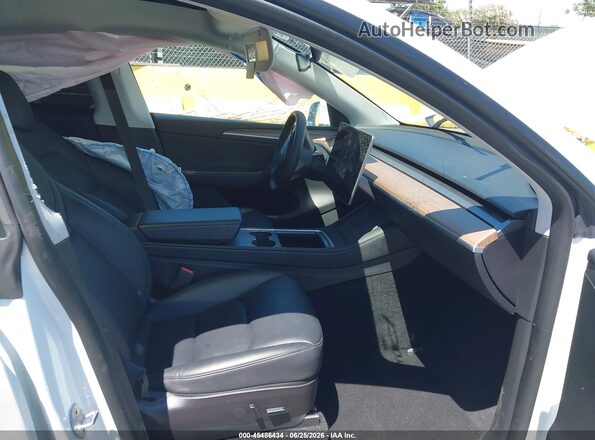 7SAYGDEFXPF601532 2023 TESLA MODEL Y White წინა სალონის ხედი