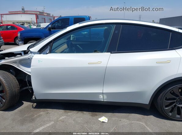 7SAYGDEFXPF889701 2023 TESLA MODEL Y White 