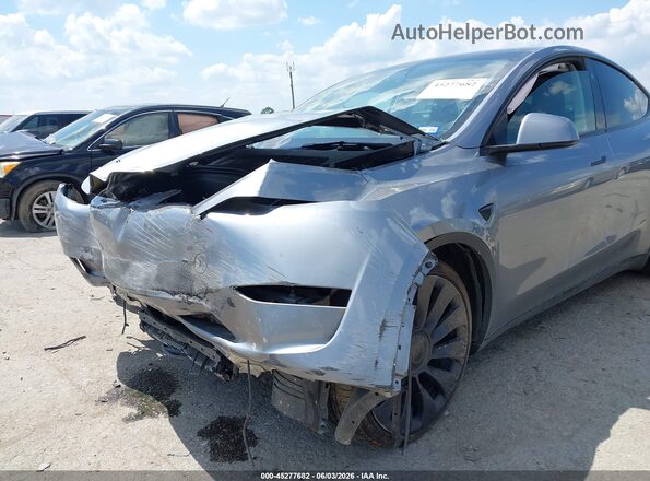 7SAYGDEFXRA327636 2024 TESLA MODEL Y Gray Դիմացի տեսք