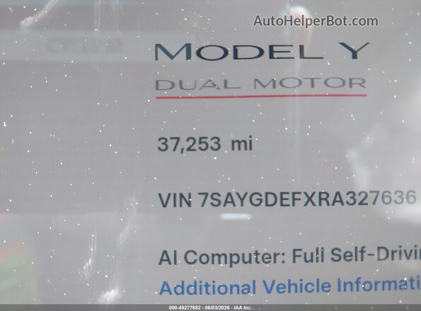7SAYGDEFXRA327636 2024 TESLA MODEL Y Gray Սալոնի 360 աստիճան տեսք