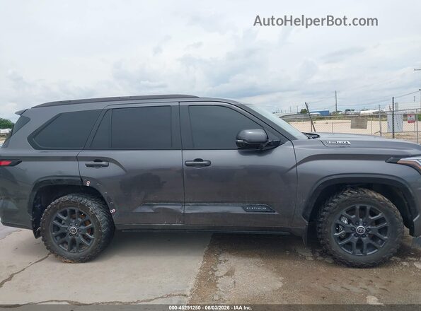 7SVAAABA0RX022037 2024 TOYOTA SEQUOIA Black Սարքավորումների վահանակի տեսք