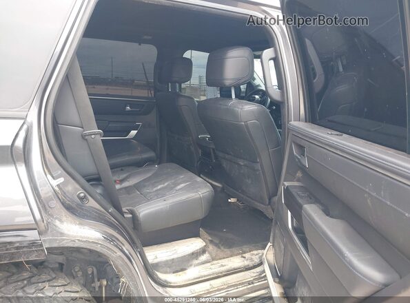 7SVAAABA0RX022037 2024 TOYOTA SEQUOIA Black VIN կոդի պիտակի տեսք