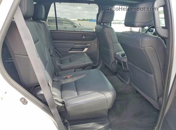 7SVAAABA1PX012579 2023 TOYOTA SEQUOIA White უკანა სავარძლების ხედი