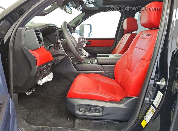 7SVAAABA1SX054968 2025 TOYOTA SEQUOIA Black Front interior view