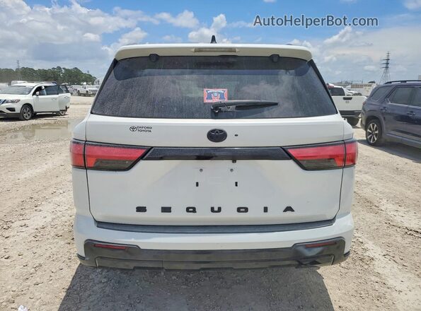 7SVAAABA3RX041259 2024 TOYOTA SEQUOIA White Vista trasera