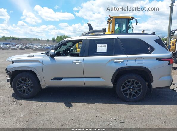 7SVAAABA3RX048289 2024 TOYOTA SEQUOIA Silver 360 interior view
