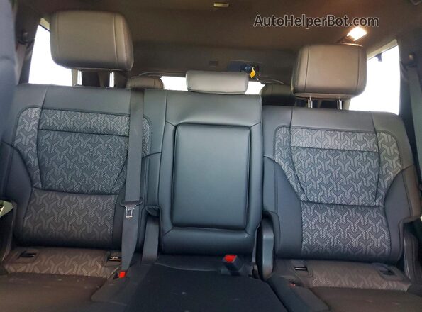 7SVAAABA3SX048427 2025 TOYOTA SEQUOIA Silver Rear seats view