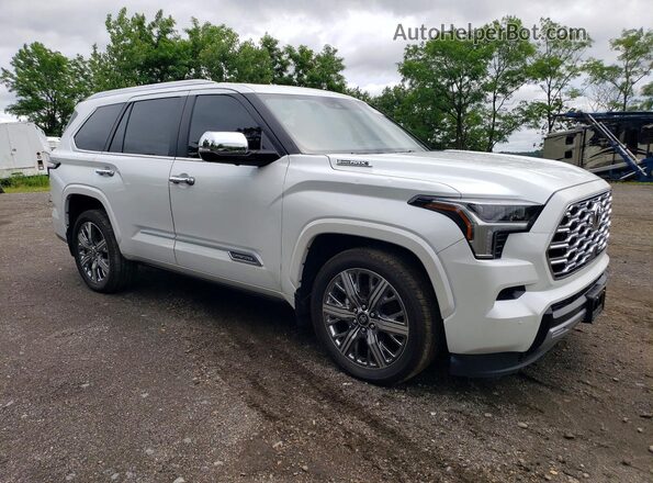 7SVAAABA3TX076228 2026 TOYOTA SEQUOIA White Front right