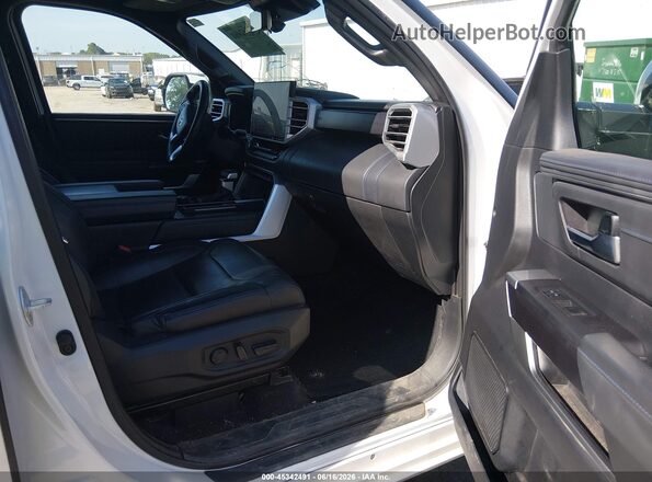 7SVAAABA4PX005156 2023 TOYOTA SEQUOIA White Вид салону спереду
