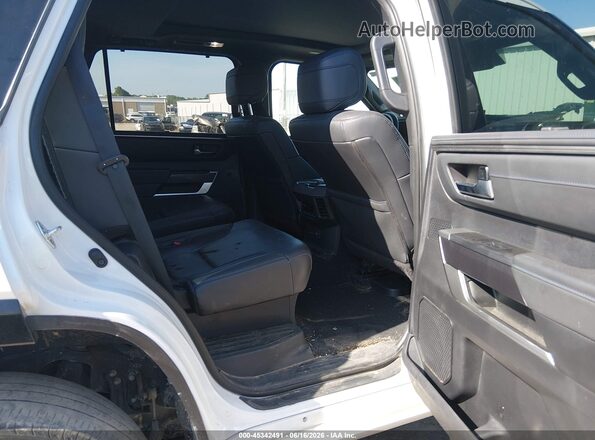 7SVAAABA4PX005156 2023 TOYOTA SEQUOIA White Вид наклейки з VIN-кодом