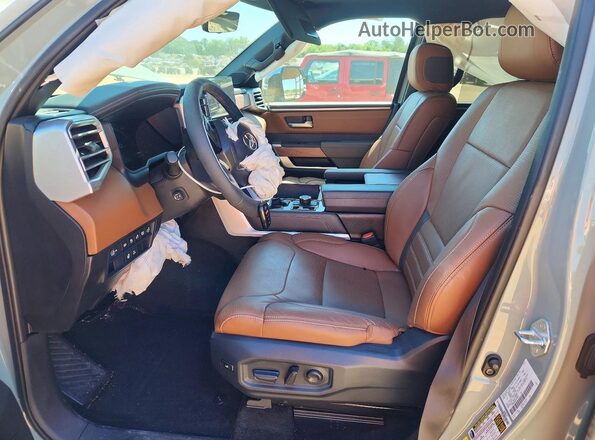 7SVAAABA4SX070257 2025 TOYOTA SEQUOIA Green წინა სალონის ხედი