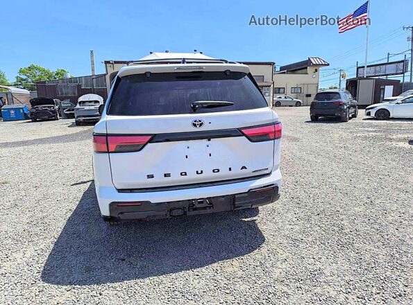 7SVAAABA4TX083561 2026 TOYOTA SEQUOIA White Vista trasera