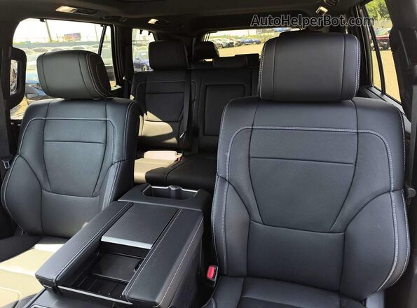 7SVAAABA4TX083561 2026 TOYOTA SEQUOIA White Vista de los asientos traseros