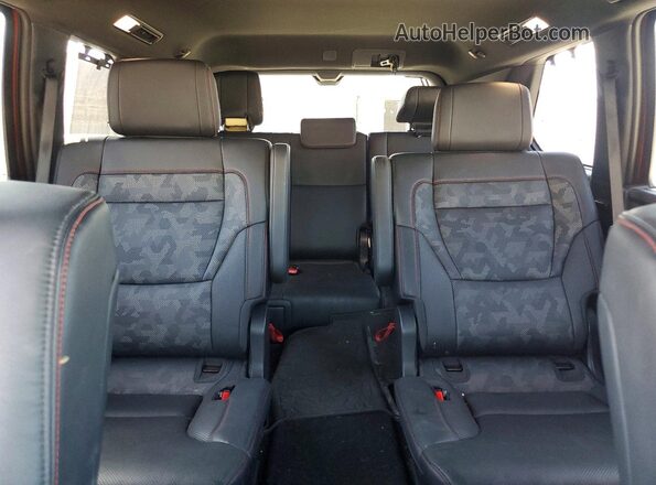 7SVAAABA5RX025094 2024 TOYOTA SEQUOIA Оранжевый Вид задних сидений