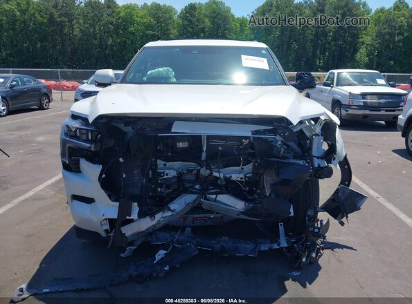 7SVAAABA5RX048004 2024 TOYOTA SEQUOIA White Սալոնի հետևի տեսք