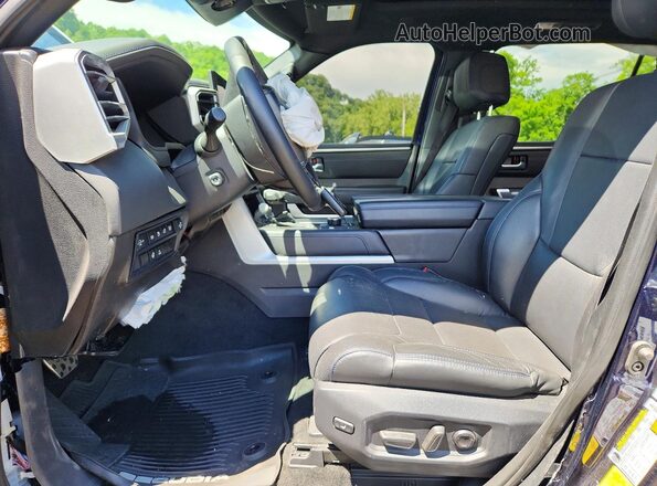 7SVAAABA6RX048335 2024 TOYOTA SEQUOIA Blue წინა სალონის ხედი