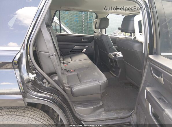 7SVAAABA7RX032449 2024 TOYOTA SEQUOIA Black Widok naklejki z numerem VIN