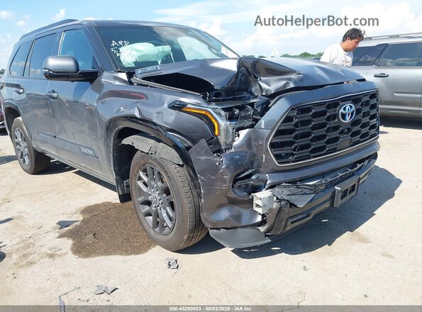 7SVAAABA9PX013561 2023 TOYOTA SEQUOIA Gray Widok z przodu