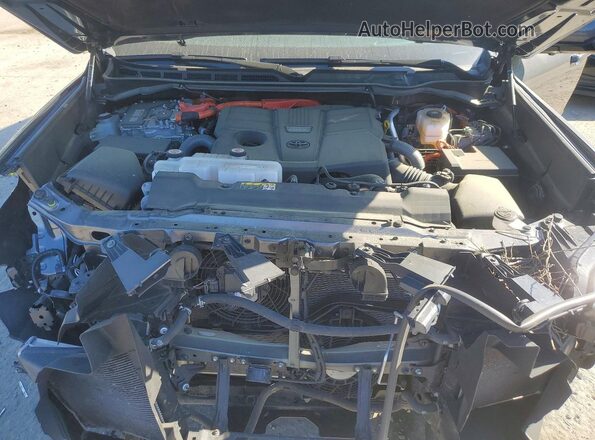 7SVAAABA9PX015102 2023 TOYOTA SEQUOIA Charcoal Widok komory silnika