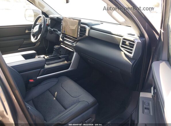 7SVAAABA9RX046255 2024 TOYOTA SEQUOIA Серый Вид салона спереди