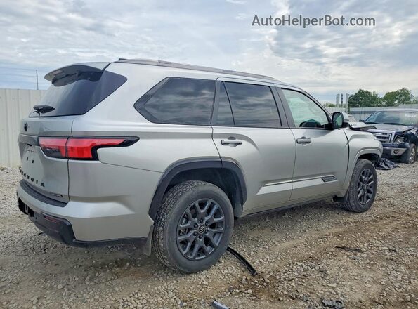 7SVAAABAXSX065581 2025 TOYOTA SEQUOIA Silver უკანა მარჯვენა