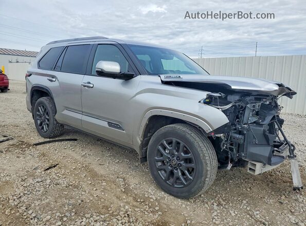 7SVAAABAXSX065581 2025 TOYOTA SEQUOIA Silver წინა მარჯვენა