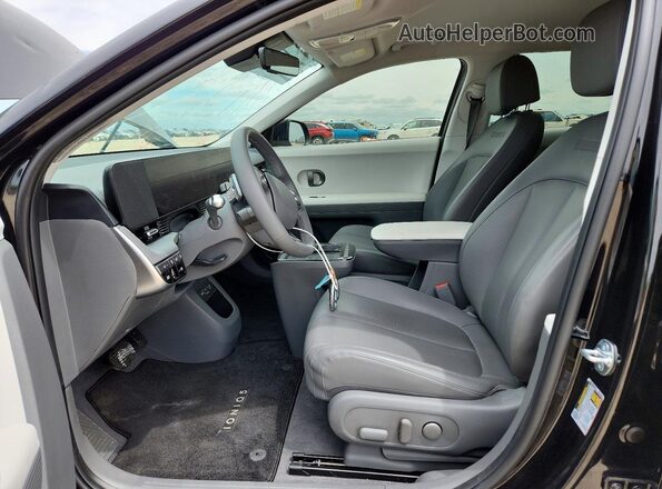 7YAKN4DA3SY038436 2025 HYUNDAI IONIQ Black Vista interior delantera