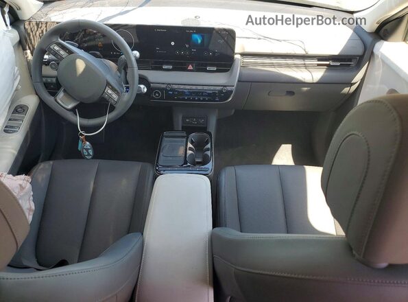 7YAKN4DA9SY001441 2025 HYUNDAI IONIQ Black Vista del salpicadero