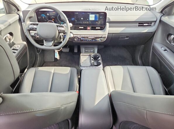 7YAKNDDC3SY034436 2025 HYUNDAI IONIQ White Вид панелі приладів