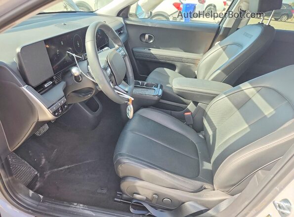 7YAKNDDC3TY041775 2026 HYUNDAI IONIQ Gray Вид салону спереду
