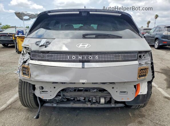 7YAKR4DA4SY002517 2025 HYUNDAI IONIQ Silver Вид ззаду