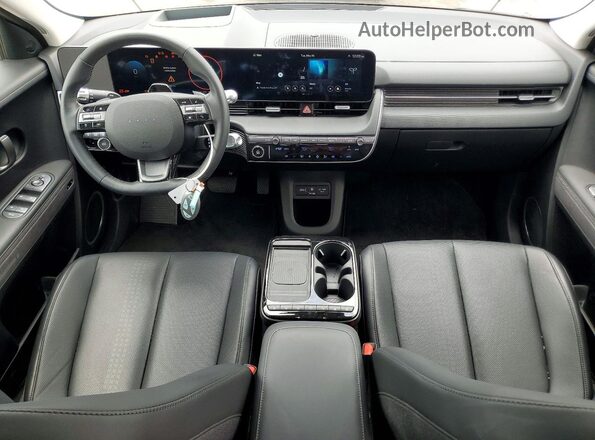7YAKR4DA4SY002517 2025 HYUNDAI IONIQ Silver Вид панелі приладів