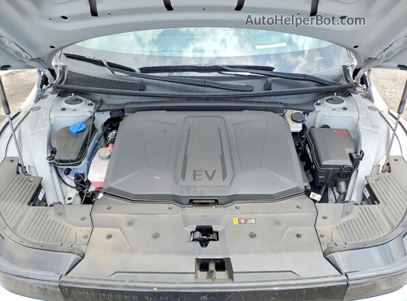 7YAKR4DA4SY002517 2025 HYUNDAI IONIQ Silver Вид підкапотного простору