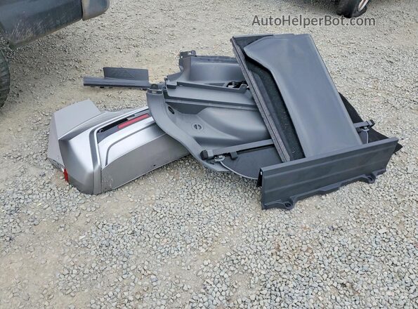 7YAKR4DA9TY046112 2026 HYUNDAI IONIQ Silver Vista del compartimento del motor